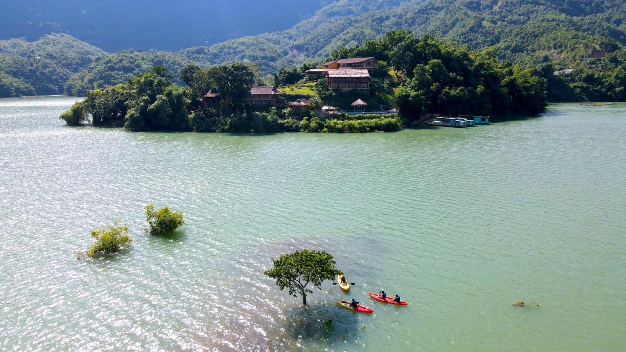 Mai Chau Hideaway Lake Resort Exterior photo